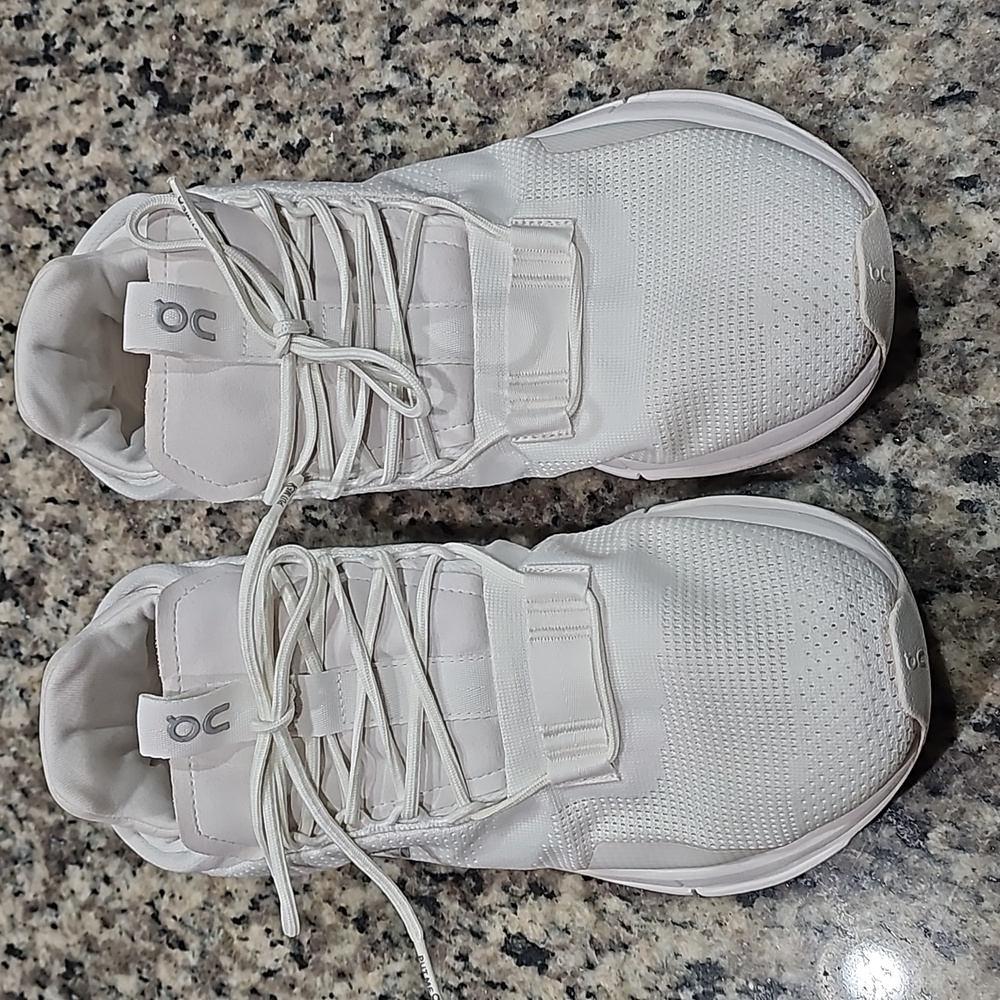 On Cloud Nova Woman's 9.5